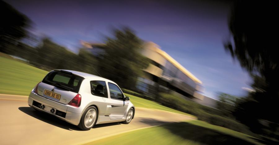  Renault Clio V6 Sport 1999 года  (фото 37 из 40)